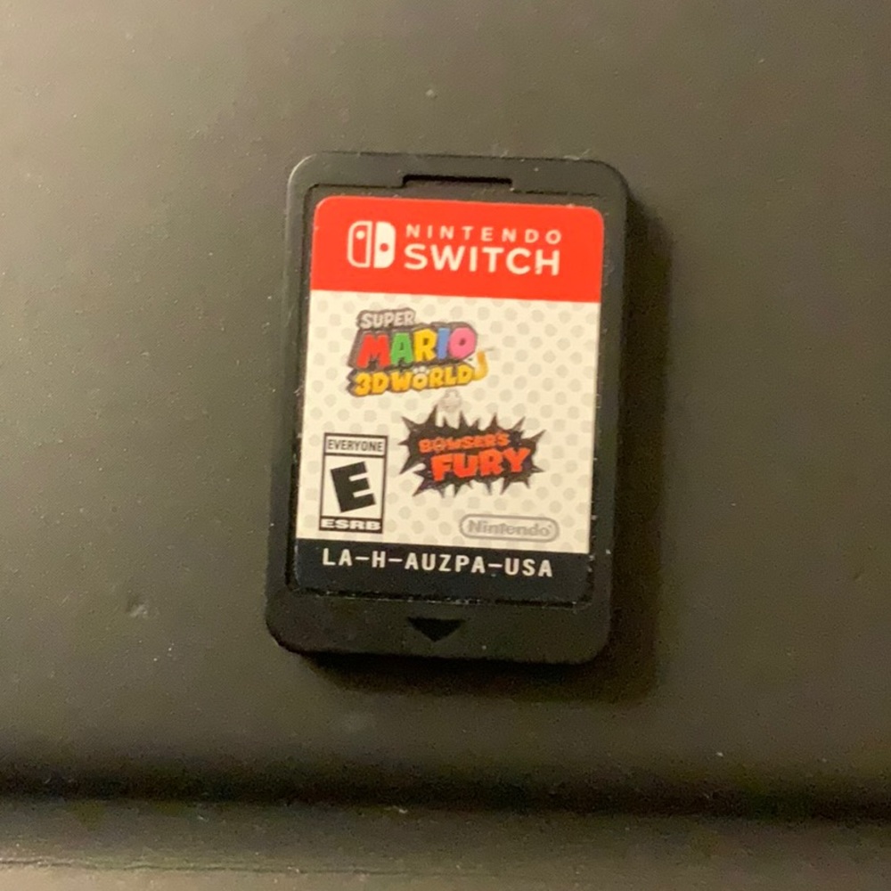 Nintendo “Super Mario 3D World” Game Only. For A SWITCH game cartridge.